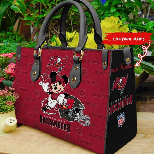 Tampa Bay Buccaneers Personalized Leather Hand Bag BB409