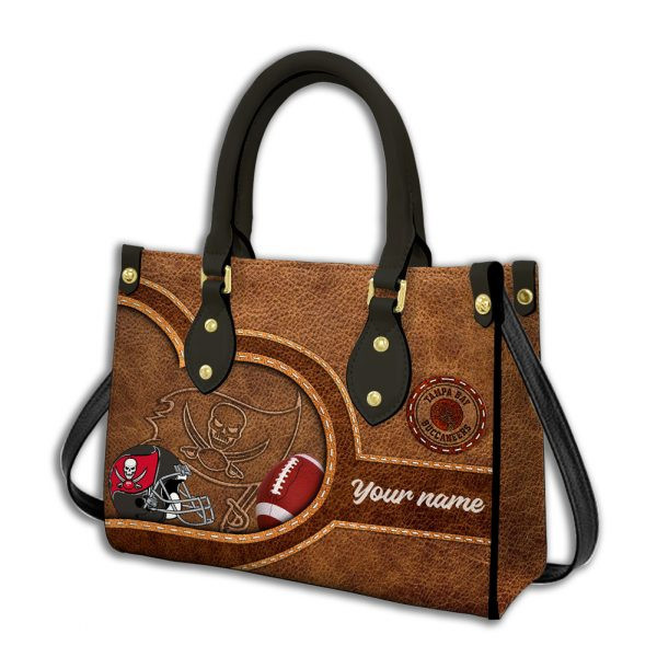 Tampa Bay Buccaneers Personalized Leather Hand Bag PBA9C99